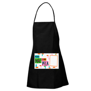 Avental Personalizado Com Uma Foto - Minha Mãe É Uma Peça Oxford/Poliéster Área de Impressão:18(A)x28(L)cm Impressão frente   Após concluir o pagamento, clique em preencher formulário para anexar seu arquivo ou escrever seu texto