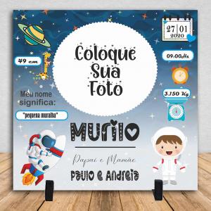 Azulejo Personalizado Nascimento Menino Com Suporte Cerâmica Branca Brilho 15x15cm ou 20x20cm    Após concluir o pagamento, clique em preencher formulário para anexar seu arquivo ou escrever seu texto