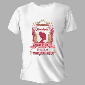 Camiseta Unissex Personalizada Pronta Aniversário Feminino 1 - Enviar Mês e Ano Poliéster Área de Impressão = 20x28cm Impressão frente   Após concluir o pedido, escreva o mês e o ano no campo de observação e clique em salvar