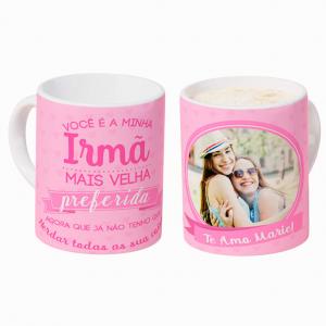 Caneca Personalizada com Nome e Uma Foto Irmã Mais Velha Caneca de Cerâmica 325ml Área de Impressão = 20 x 9,5cm    Após concluir o pagamento, clique em preencher formulário para anexar seu arquivo ou escrever seu texto