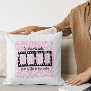 Capa de Almofada 30x30cm Personalizada Com Quatro Fotos - Parabéns Mamãe Poliéster Área de Impressão = 20(L) x 20(A)cm Impressão frente e verso   Após concluir o pagamento, clique em preencher formulário para anexar seu arquivo ou escrever seu texto