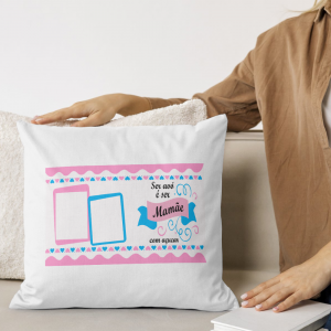 Capa de Almofada 40x40cm Personalizada Com Duas Fotos - Avó Poliéster Área de Impressão = 28(L) x 20(A)cm Impressão frente e verso   Após concluir o pagamento, clique em preencher formulário para anexar seu arquivo ou escrever seu texto