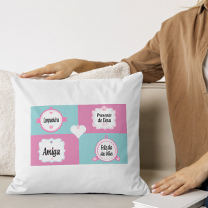 Capa de Almofada 40x40cm Personalizada Pronta - Mãe Amiga Poliéster Área de Impressão = 28(L) x 20(A)cm Impressão frente e verso   