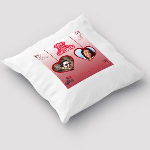 Capa de Almofada 30x30cm Personalizada Com Duas Fotos - Feliz Dia Dos Namorados 4 Poliéster Área de Impressão = 20(L) x 20(A)cm Impressão frente e verso   Após concluir o pagamento, clique em preencher formulário para anexar seu arquivo ou escrever seu texto