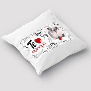 Capa de Almofada 40x40cm Personalizada Com Uma Foto - Feliz Dia Dos Namorados 5 Poliéster Área de Impressão = 28(L) x 20(A)cm Impressão frente e verso   Após concluir o pagamento, clique em preencher formulário para anexar seu arquivo ou escrever seu texto