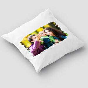 Capa de Almofada Personalizada Foto Com Efeito 40x40cm Poliéster Área de Impressão = 28(L) x 20(A)cm Impressão frente e verso   Após concluir o pagamento, clique em preencher formulário para anexar seu arquivo ou escrever seu texto