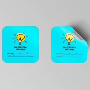 Etiqueta Adesiva Personalizada do Seu Jeito Vinil Laminado Brilho Quadrada 4x4cm Vinil laminado brilho 4x4cm 4x0 - Frente colorido e verso em branco Impressão solvente Corte reto Após concluir o pagamento, clique em preencher formulário para anexar seu arquivo ou escrever seu texto