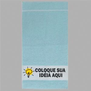 Toalha Lavabinho Azul Personalizada Do Seu Jeito Algodão/Poliéster Área de Impressão: 7x22cm Impressão frente   Após concluir o pagamento, clique em preencher formulário para anexar seu arquivo ou escrever seu texto